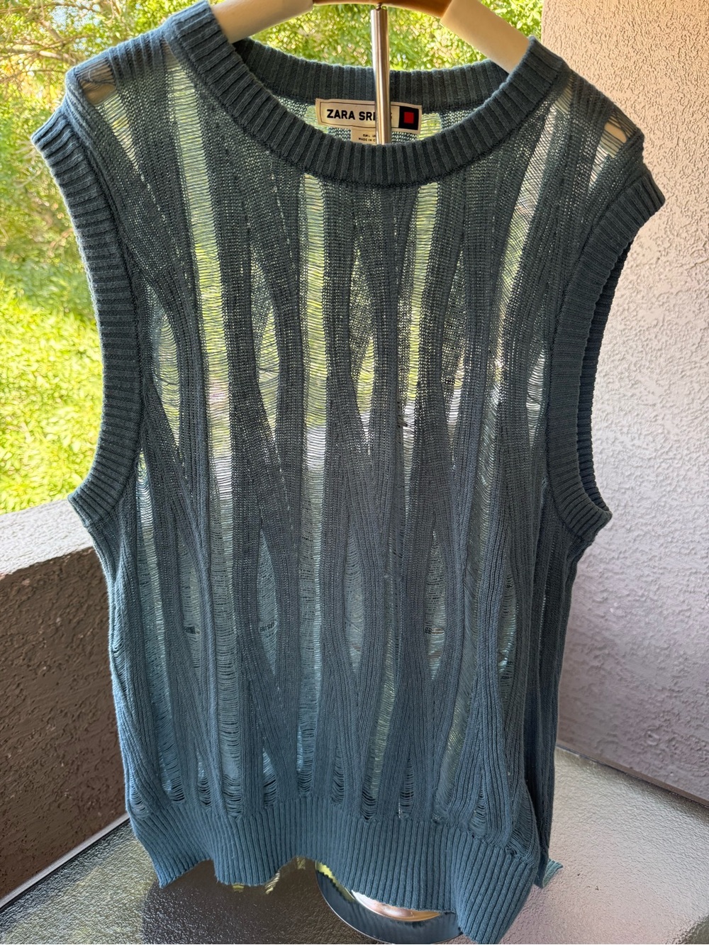 Zara Men's Sleeveless Knit Tank Top in blue